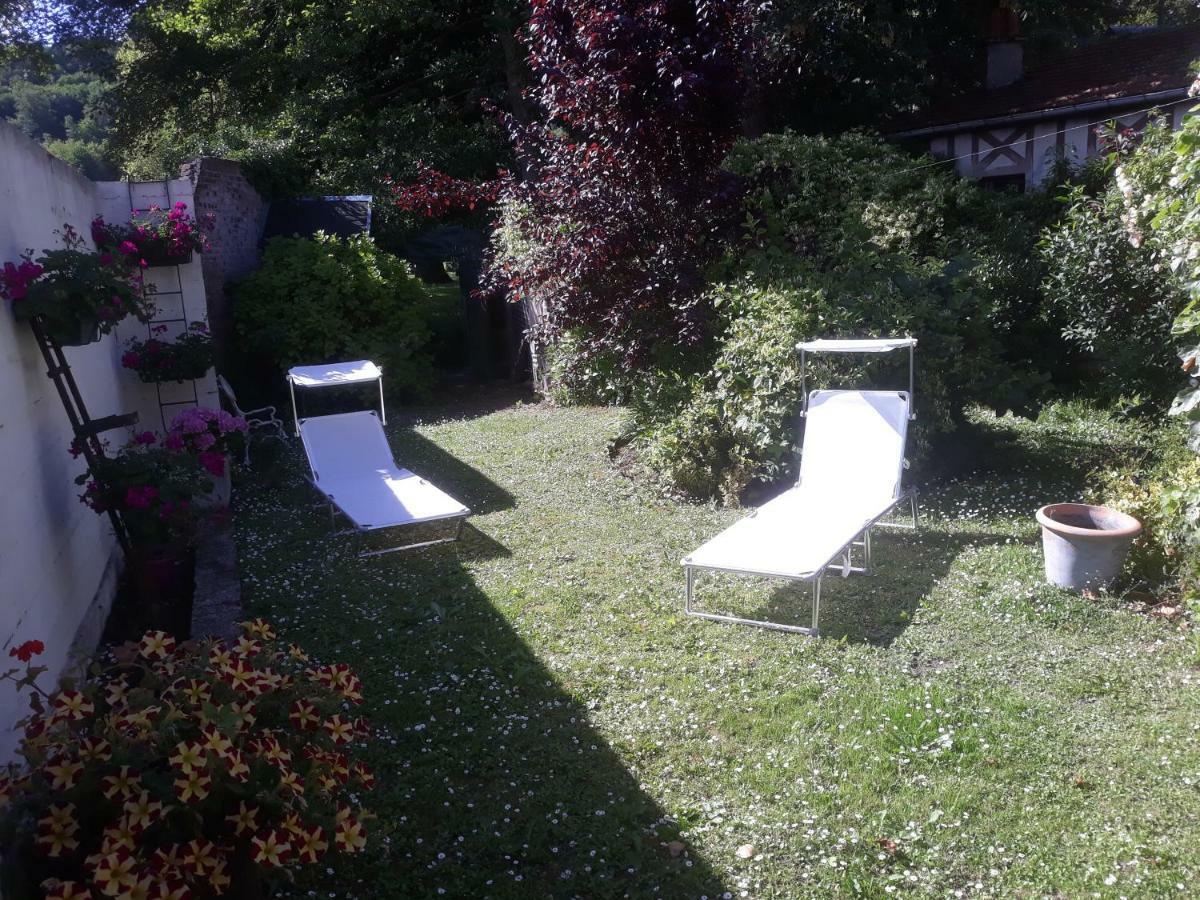 Gite Au Bord Du Lac Montville 外观 照片